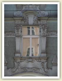 (17/18): Tryptyk OKNA - budynek przy ulicy Jana Henryka Dbrowskiego<br>fot. Alicja Sienkiewicz